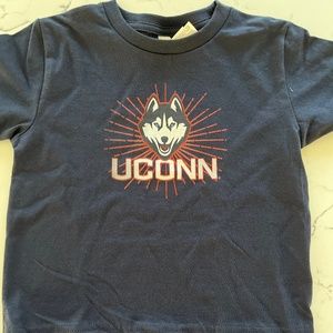 UCONN tshirt